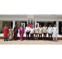 8. কর্মচারীদের সাথে নতুন অধ্যক্ষের ছবি