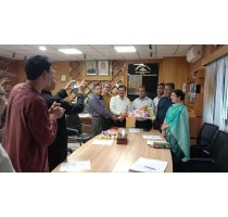 2. সভাপতি মহোদয়কে ফুলেল শুভেচ্ছা